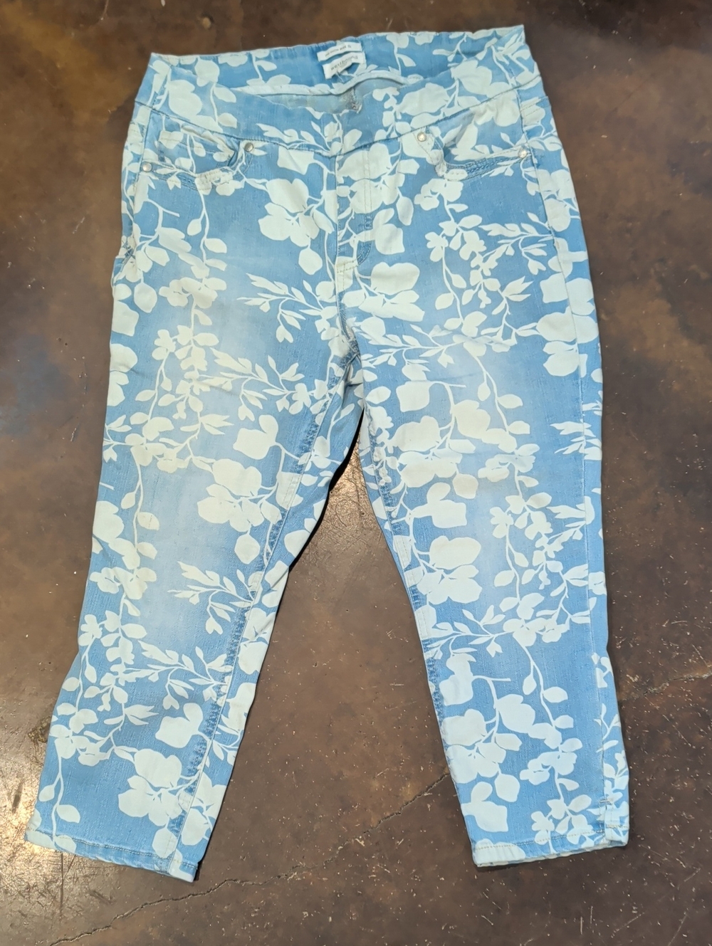 Westbound Light Blue & White Floral Ankle Jeans